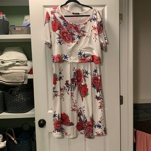 Floral breastfeeding dress
